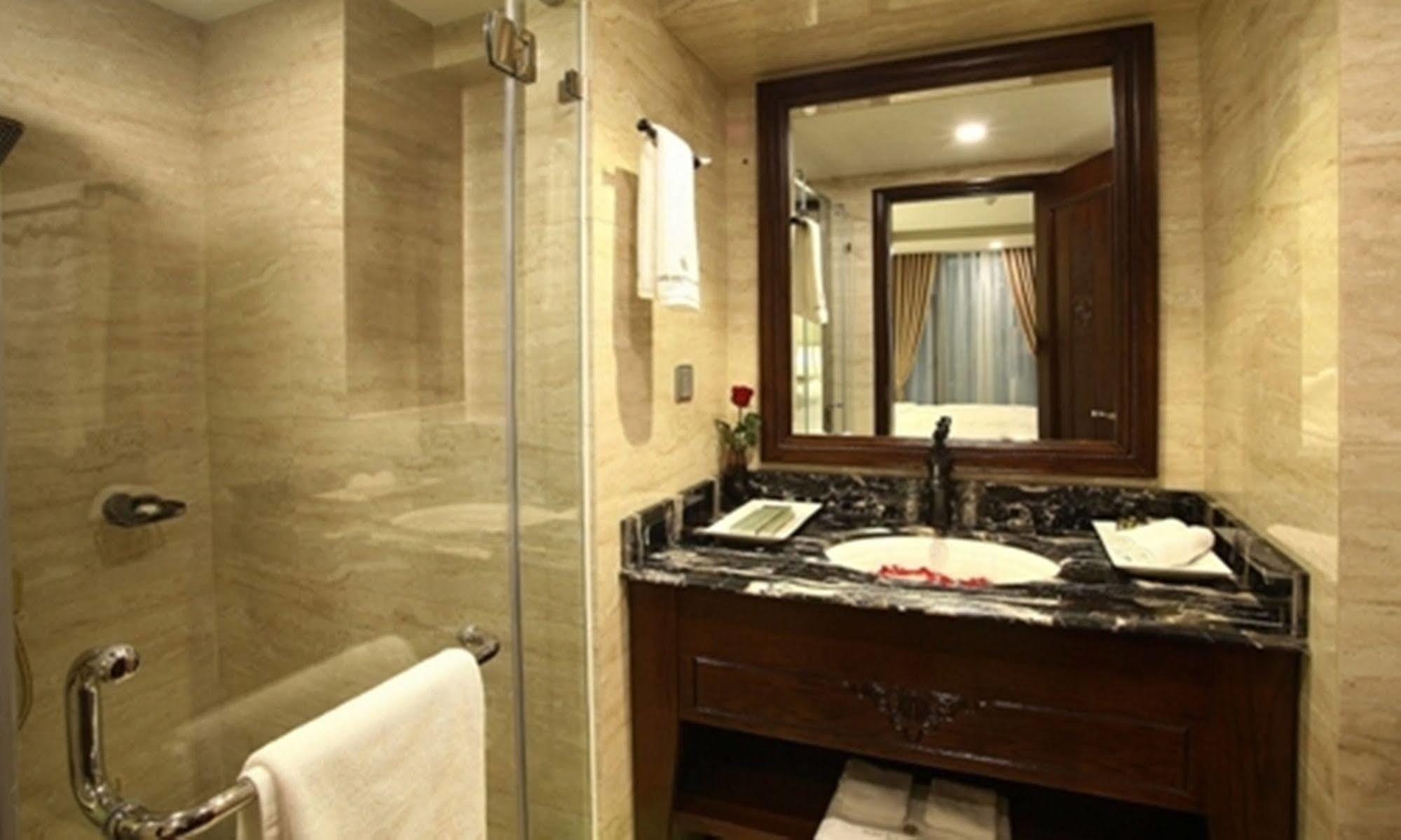 Paris Boutique Hotel Sapa Exterior photo