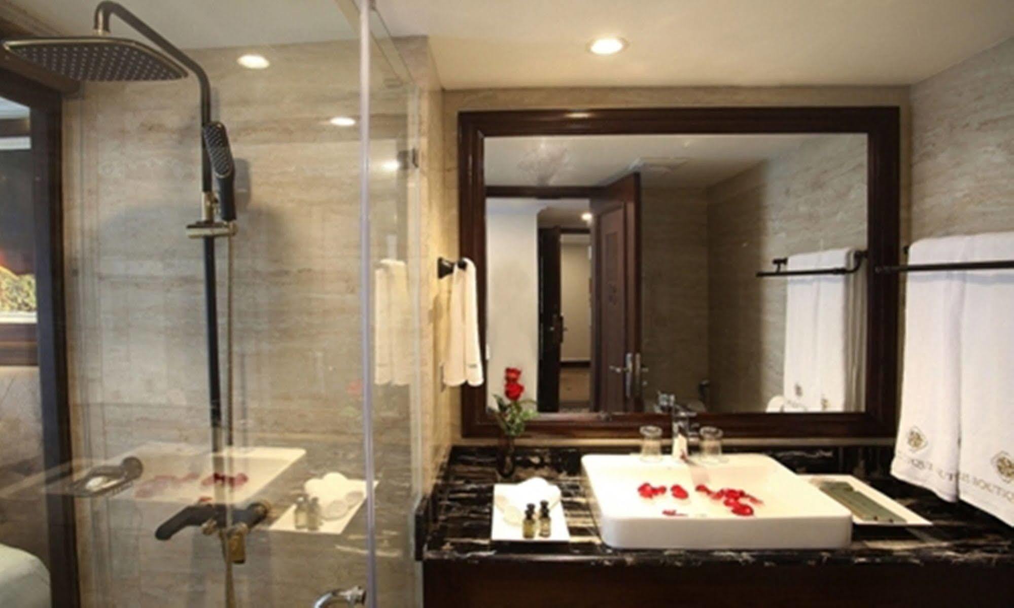 Paris Boutique Hotel Sapa Exterior photo